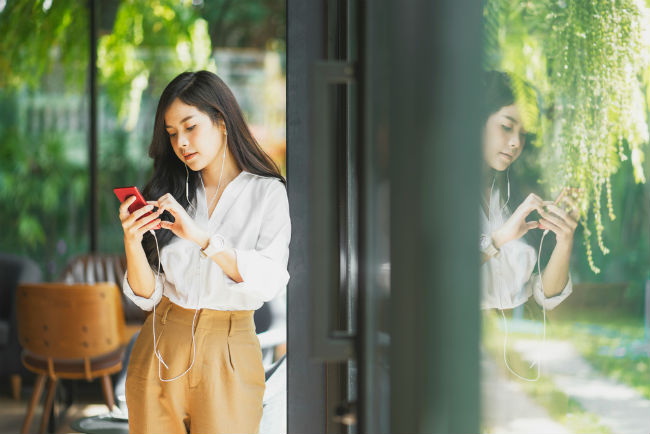 Sisternet - Literasi Digital Dalam Dunia Perempuan Milenial